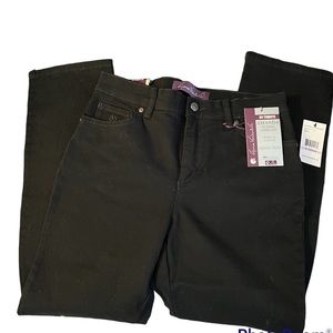 NWT Women’s Gloria Vanderbilt Black Amanda Slimming Jean - / Denim / Size 6P